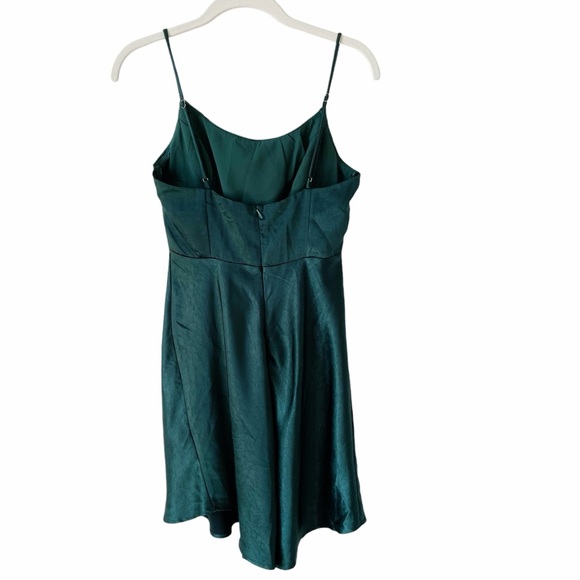 Selfie Leslie Well Versed Pleated Mini Dress Forest Green Size Small Satin Party - Picture 2 of 8